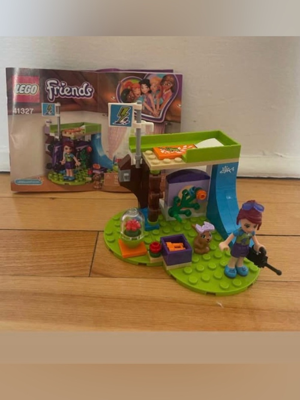 Lego friends retired Mia’s bedroom
